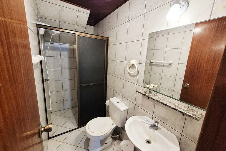 30 m praia Bombinhas, 2quartos, 2 WC, 1 vaga