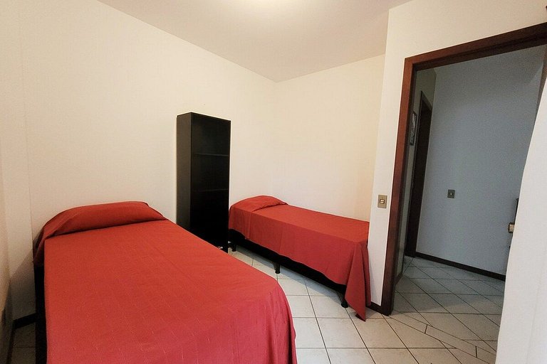 30 m praia Bombinhas, 2quartos, 2 WC, 1 vaga