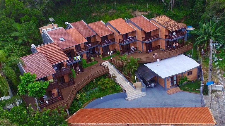 Studio até 4pessoas, 2min Praia Bombinhas Centro