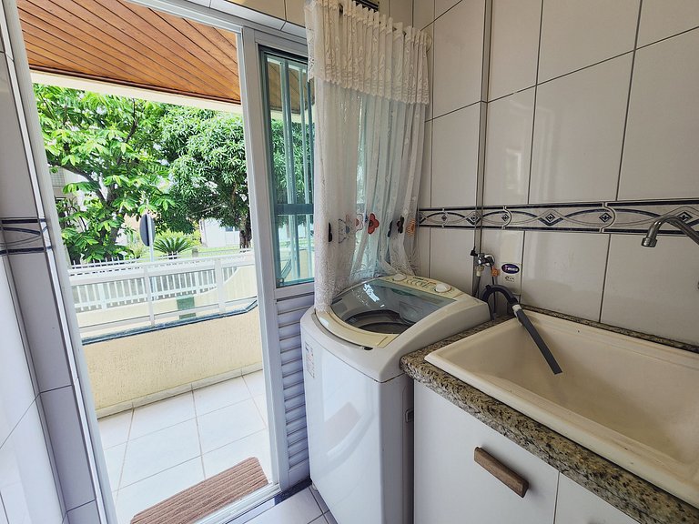 Lindo, confortável p 5 pessoas, 300m Praia