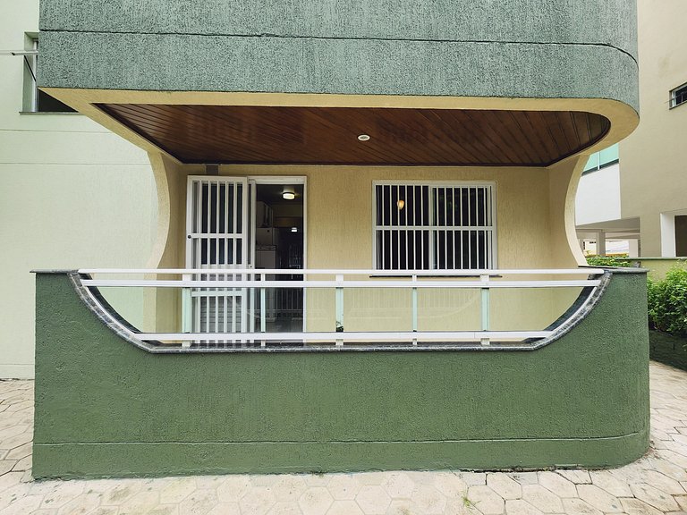 Lindo, confortável p 5 pessoas, 300m Praia