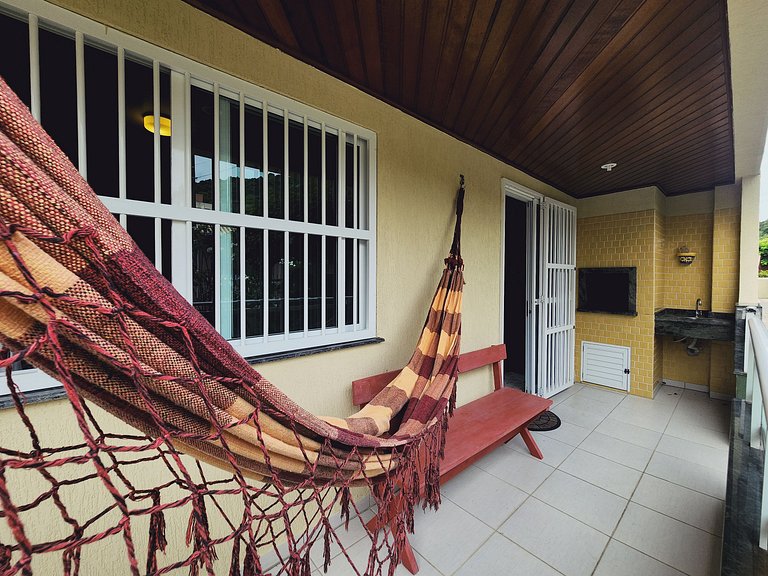 Lindo, confortável p 5 pessoas, 300m Praia