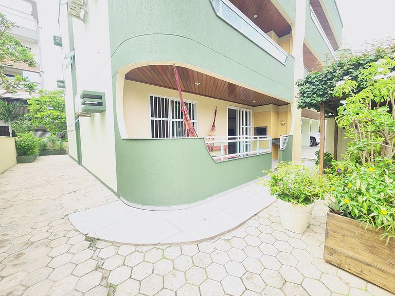 Lindo, confortável p 5 pessoas, 300m Praia