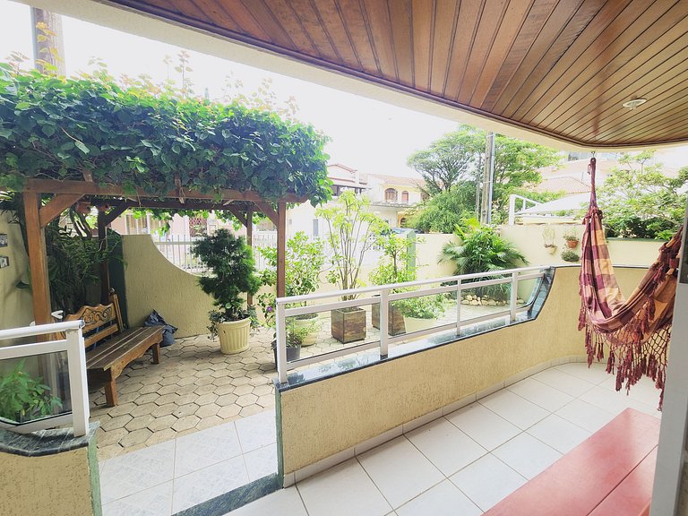 Lindo, confortável p 5 pessoas, 300m Praia