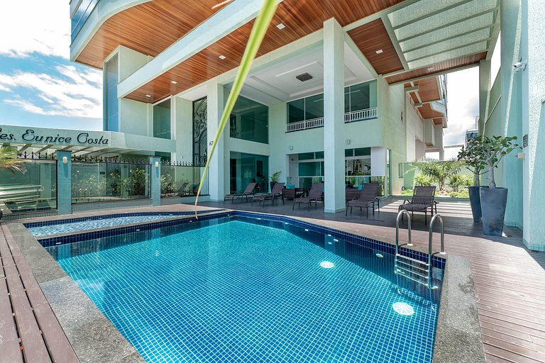 Lindo Duplex com jacuzzi, 100m praia, até 6p