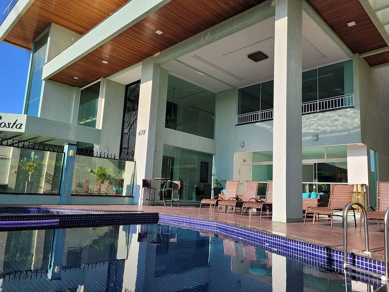 Lindo Duplex com jacuzzi, 100m praia, até 6p