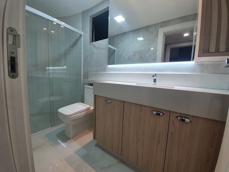 Lindo Apto, Vista Mar Bombinhas, 3quartos, ate 8p