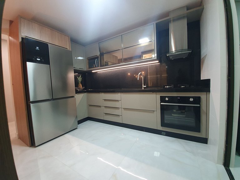 Lindo Apto, Vista Mar Bombinhas, 3quartos, ate 8p