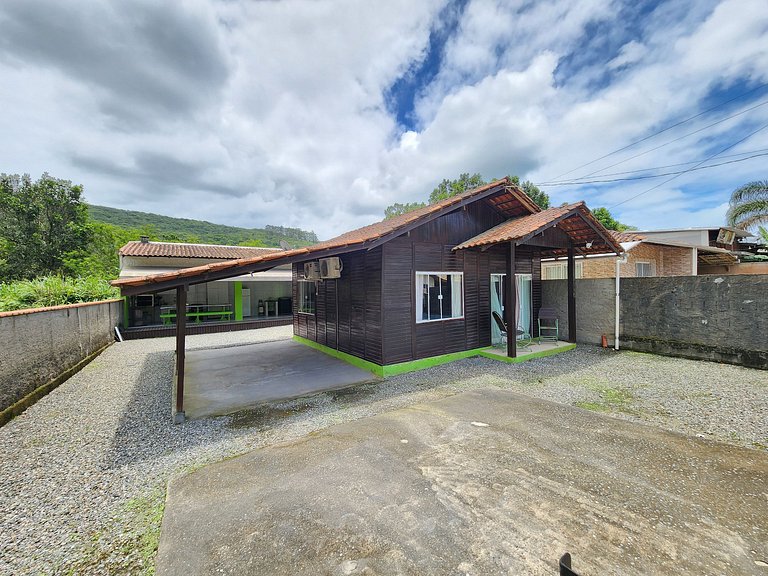 Casa de Praia Bombas, até 12 pessoas, 3 quartos
