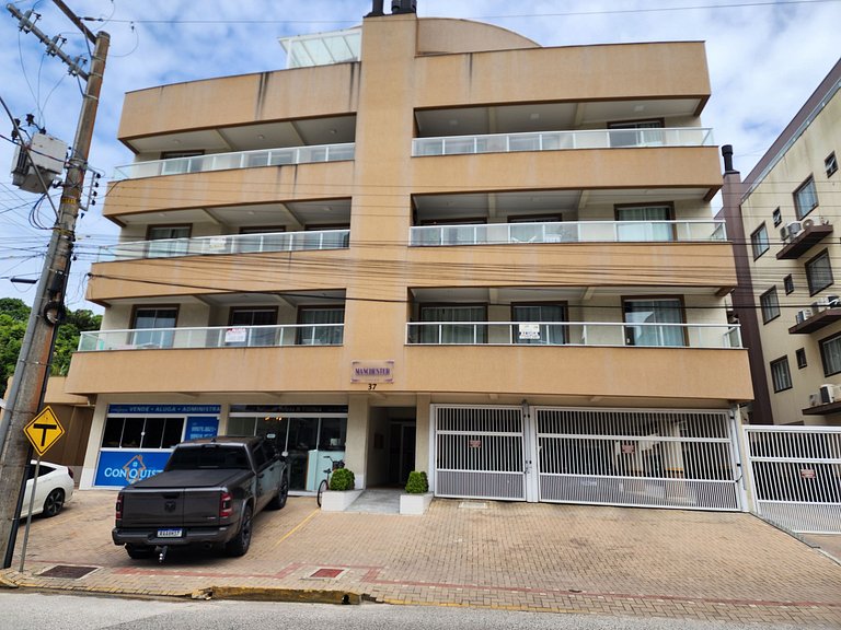 Lindo apto ate 4 pessoas - 500m Bombas