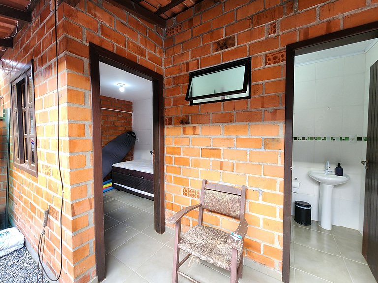 Casa com Piscina 450m Praia Zimbros, até 10pessoas