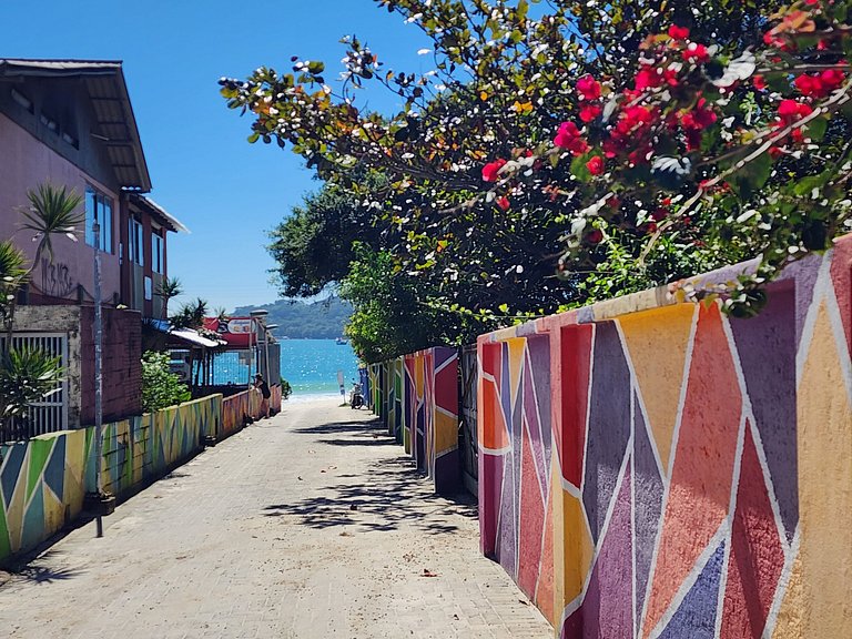 Linda Casa 2 suítes, 30 m praia, até 6 pessoas