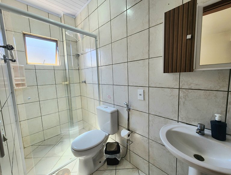 Linda Casa 2 suítes, 30 m praia, até 6 pessoas