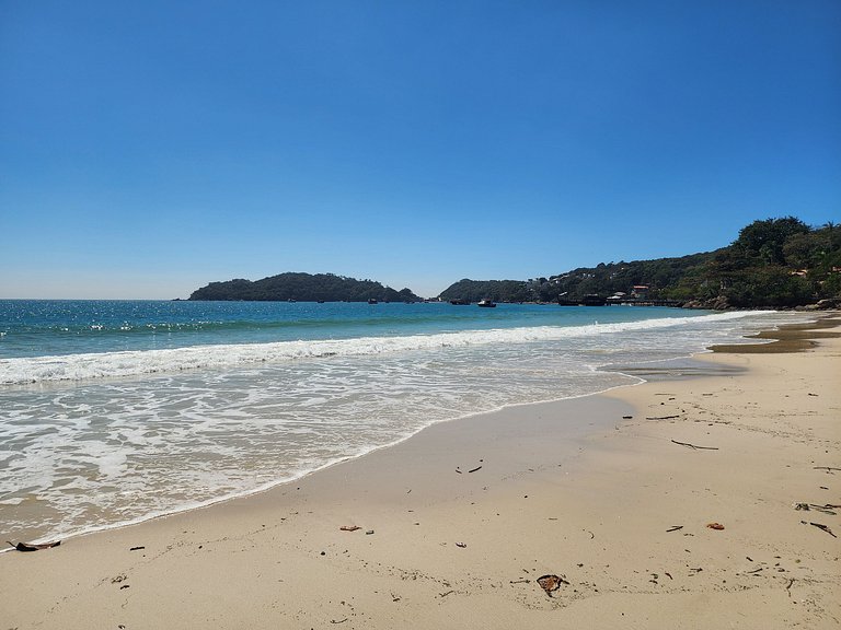 Linda Casa 2 suítes, 30 m praia, até 6 pessoas