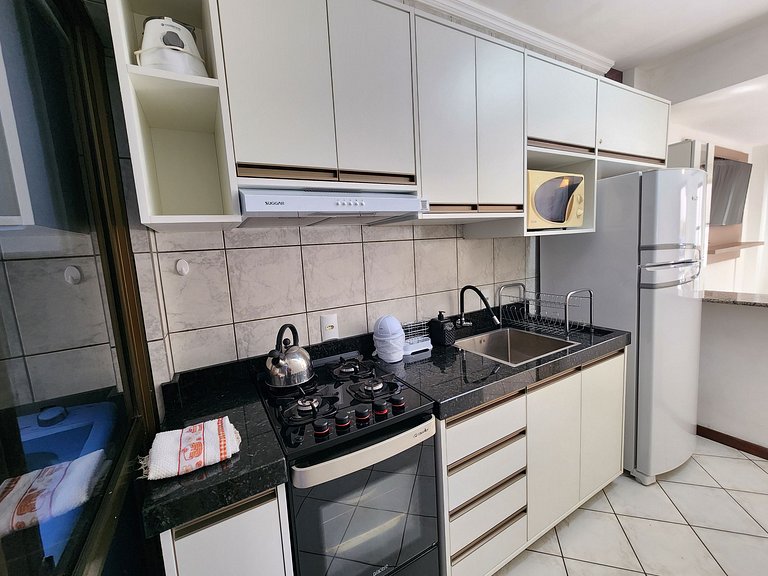 30 m praia Bombinhas, 2quartos, 2 WC, 1 vaga