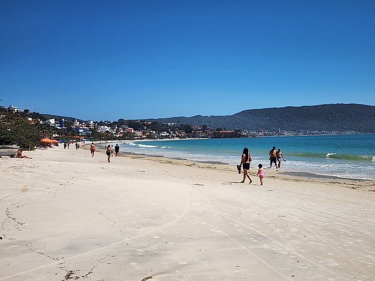 30 m praia Bombinhas, 2quartos, 2 WC, 1 vaga