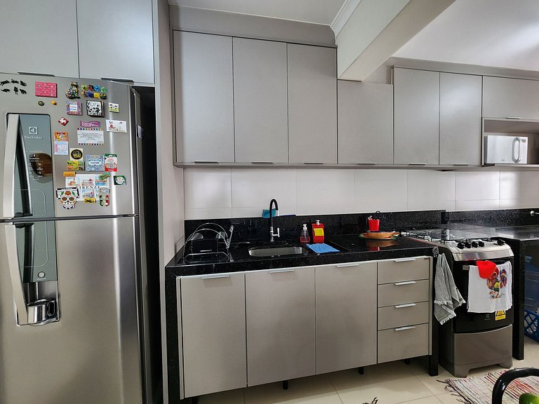 Lindo apto ate 4 pessoas - 500m Bombas