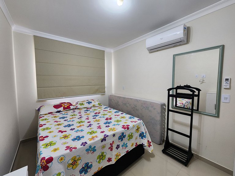 Lindo apto ate 4 pessoas - 500m Bombas