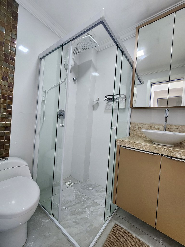 Lindo Duplex com jacuzzi, 100m praia, até 6p