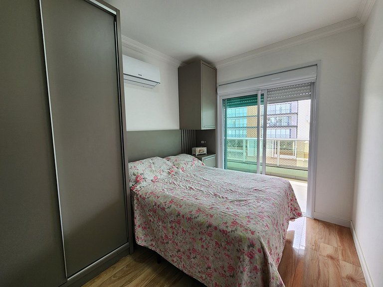 Lindo Duplex com jacuzzi, 100m praia, até 6p