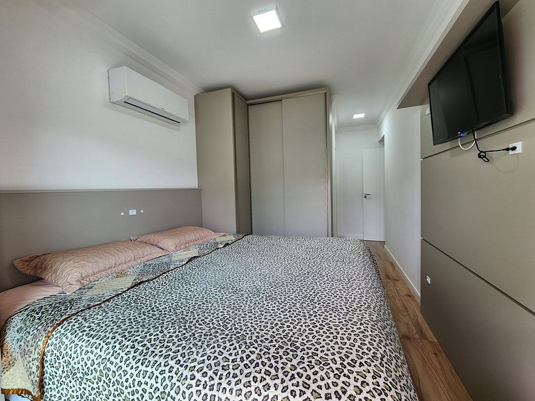 Lindo Duplex com jacuzzi, 100m praia, até 6p