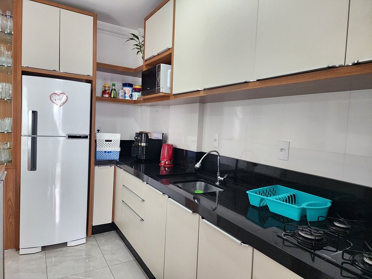 Lindo Duplex com jacuzzi, 100m praia, até 6p