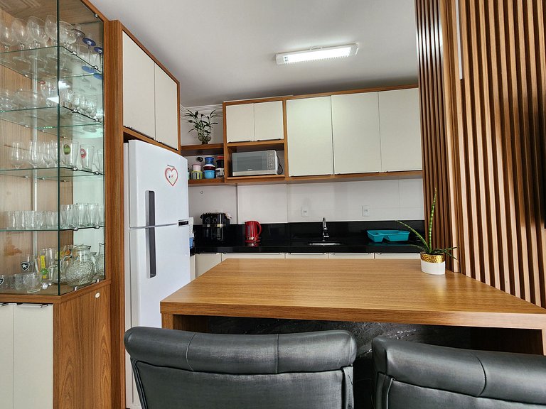 Lindo Duplex com jacuzzi, 100m praia, até 6p