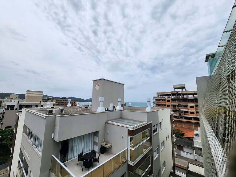 Lindo Duplex com jacuzzi, 100m praia, até 6p