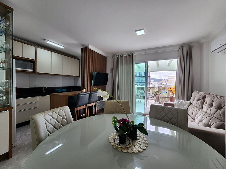 Lindo Duplex com jacuzzi, 100m praia, até 6p