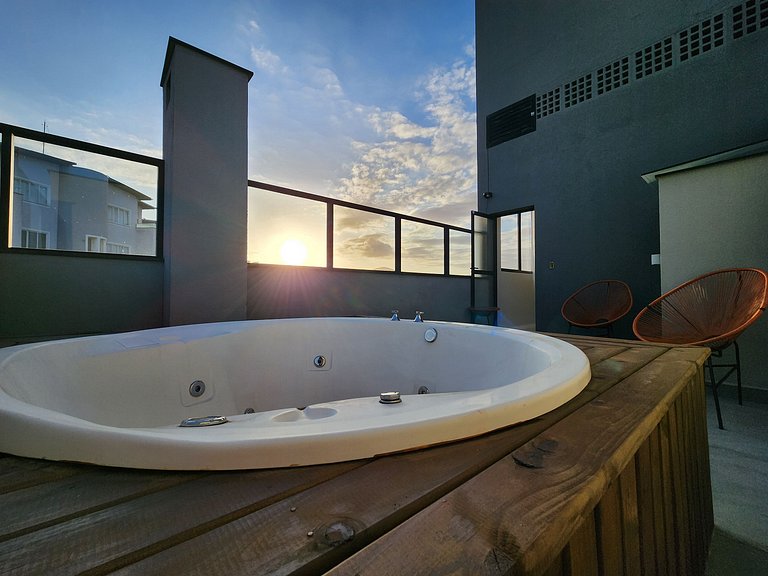 Triplex piscina e jacuzzi, 100m Praia, 3 vagas