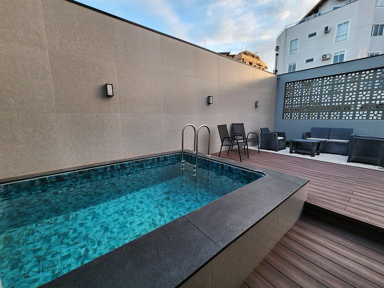 Triplex piscina e jacuzzi, 100m Praia, 3 vagas