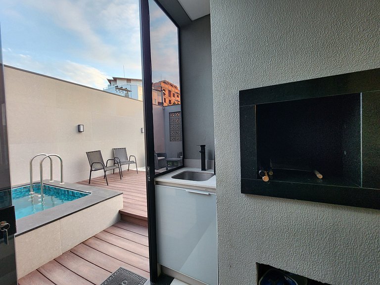 Triplex piscina e jacuzzi, 100m Praia, 3 vagas