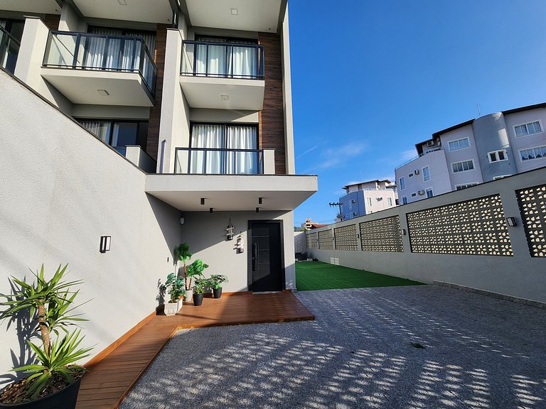 Triplex piscina e jacuzzi, 100m Praia, 3 vagas