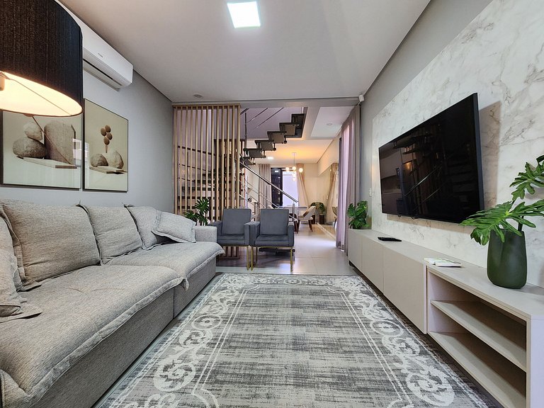 Triplex piscina e jacuzzi, 100m Praia, 3 vagas